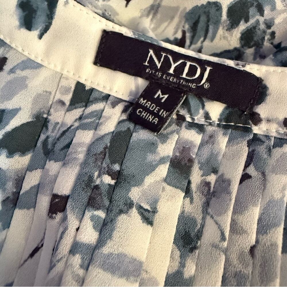 NYDJ Semisheer Pintuck Blouse in Frosted Willow Women’s Sz M - Picture 5 of 8